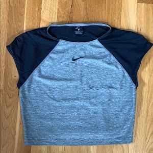 !Nike woman’s crop athletic top!